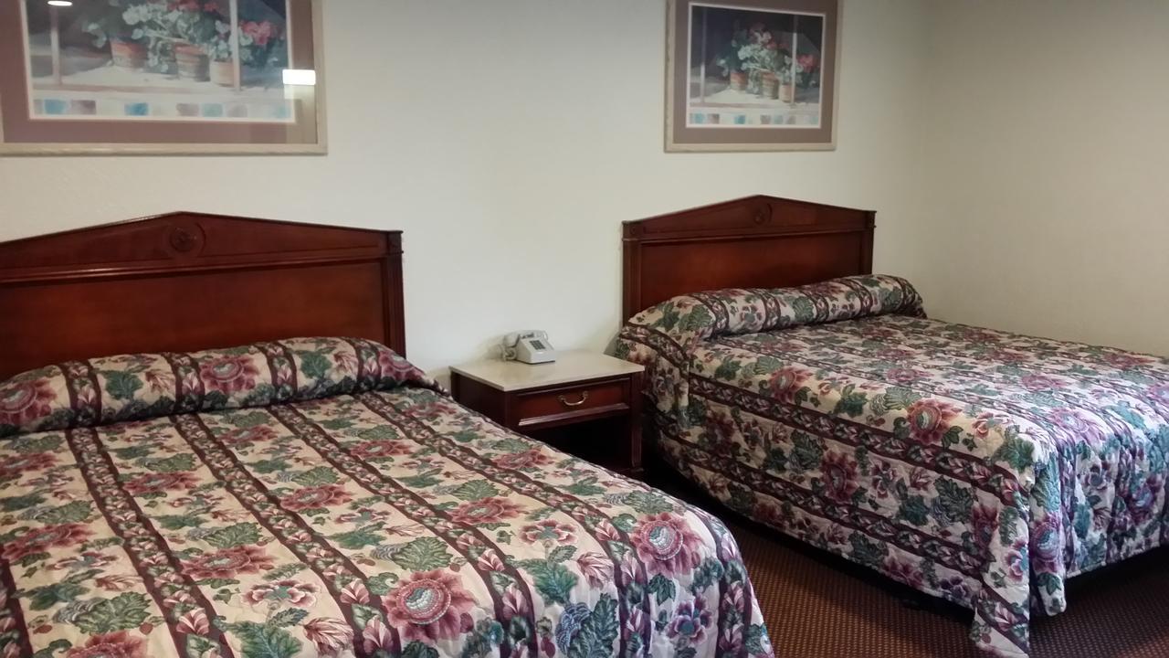 Redwood Inn Уиллитс Экстерьер фото